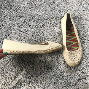 Nude Flats Size: 7/8
